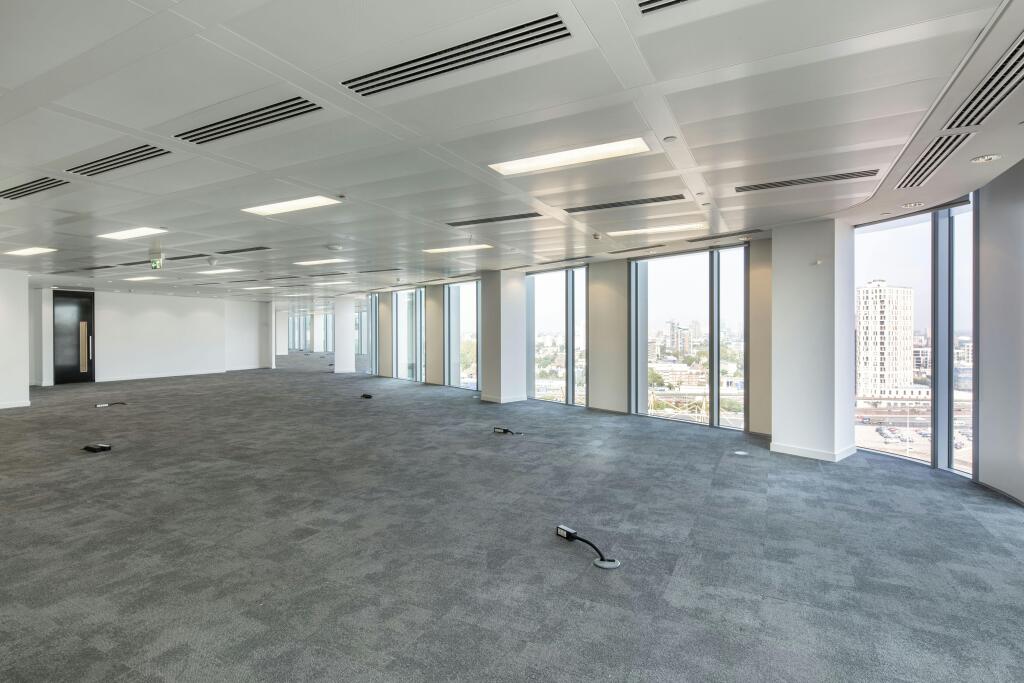 5 Churchill Place 55.jpg