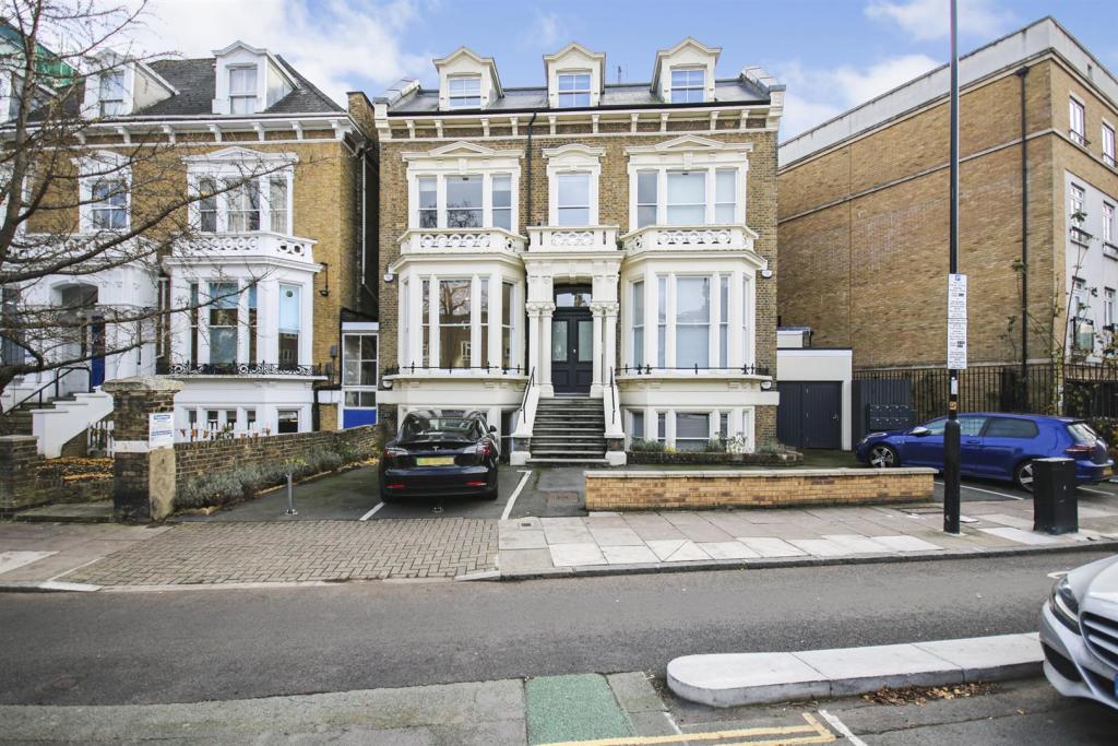 Main image of property: Drayton Park, N5 1PB