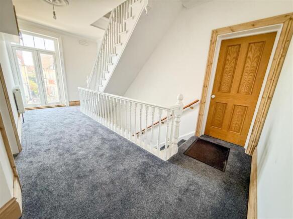 FIRST FLOOR LANDING
