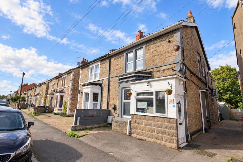 Main image of property: **Central Location**Ideal for Dual Occupancy**4 Bedrooms**2 Lounges**Additional Income**