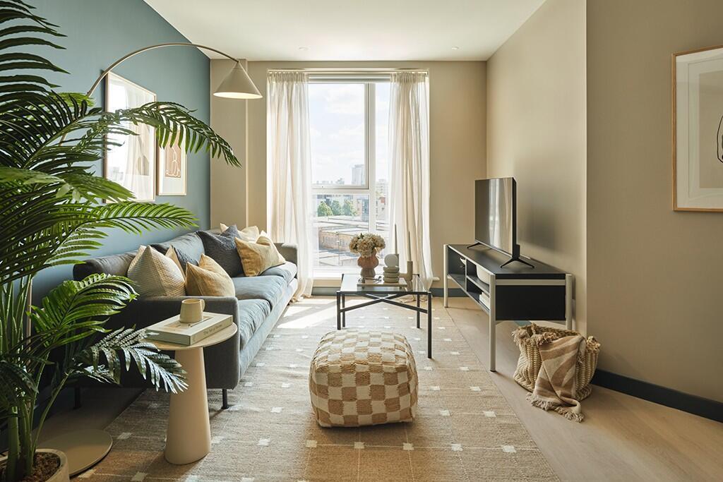 Main image of property: Newland House, Bargate Walk, Southampton, Hampshire, SO14