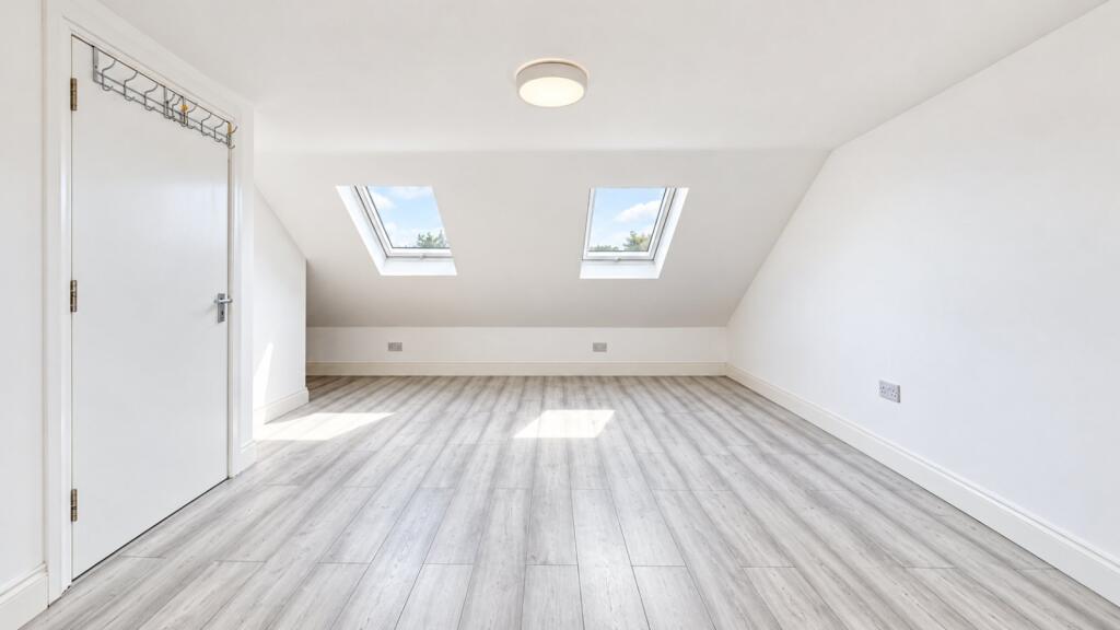 Main image of property: Costons Lane, Greenford, UB6