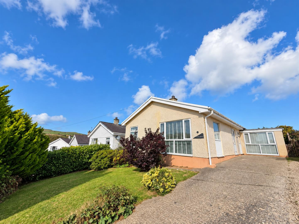 Main image of property: Tyn Pwll, Llanbedrog