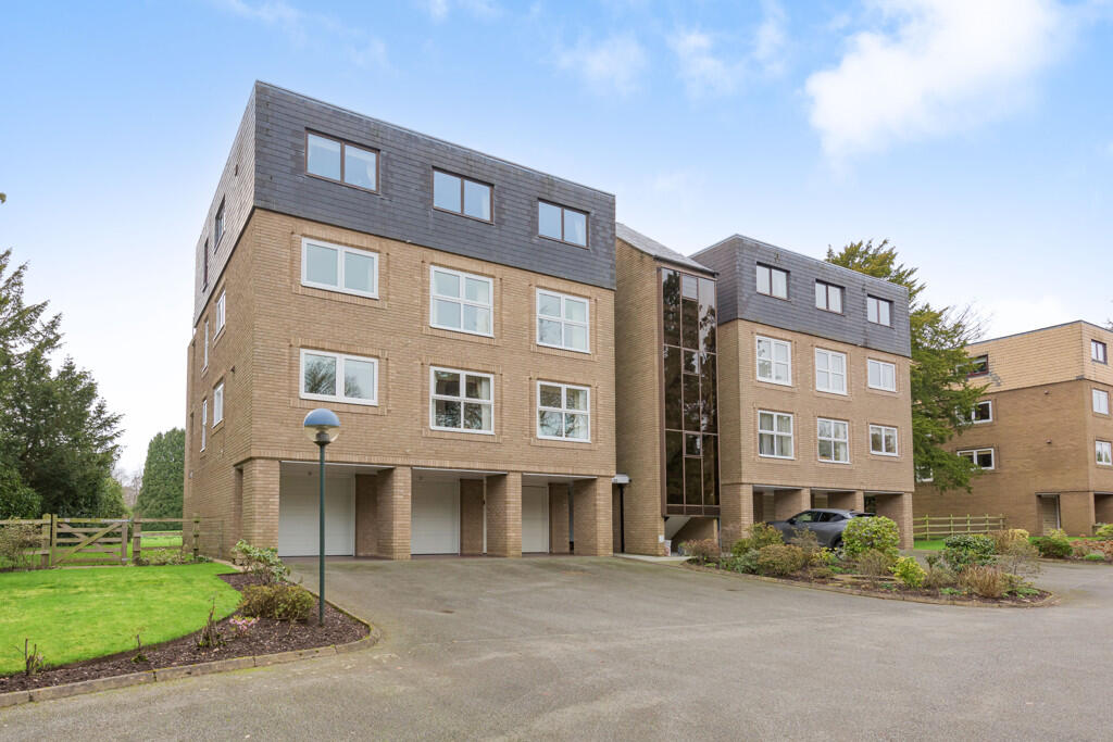 Main image of property: 15 Lakeside, Little Aston, Sutton Coldfield, B74 3BJ