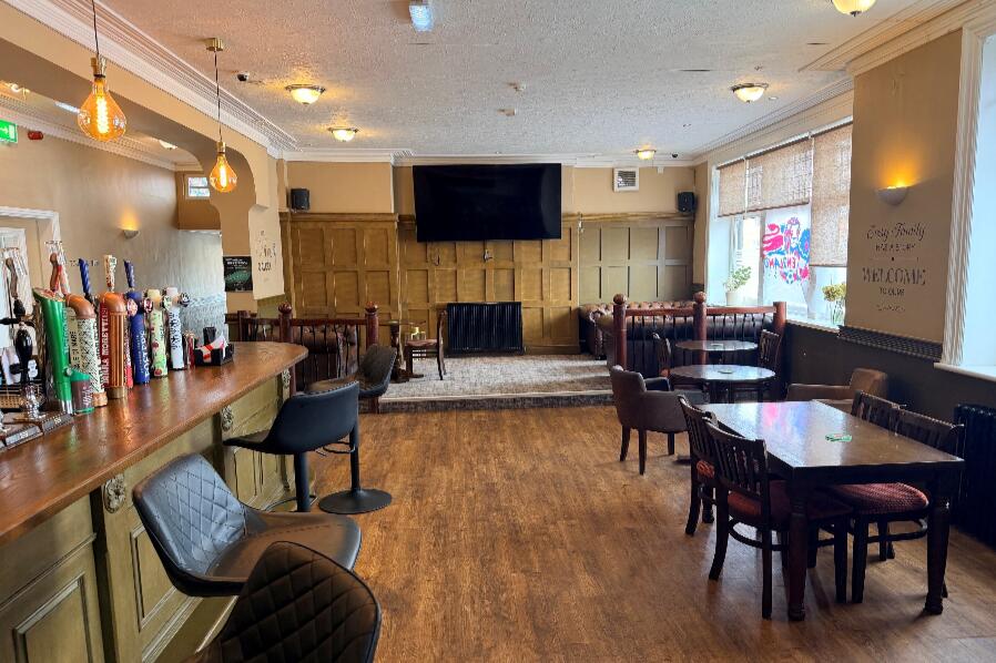 Main image of property: Swan Hotel 115 Poulton Street, Kirkham, PR4 2AJ