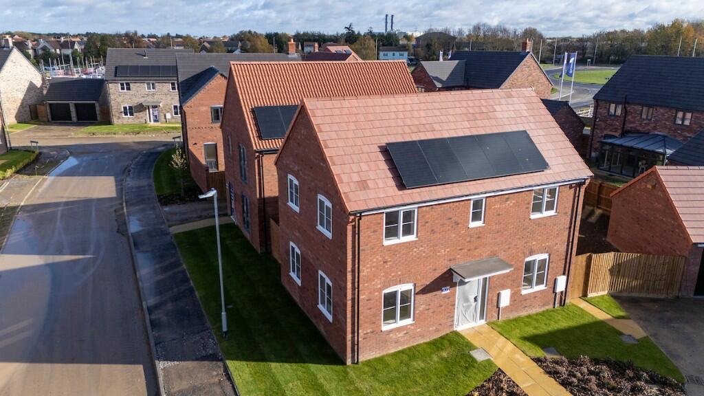 Main image of property: Spalding Road,
Pinchbeck,
PE11 3DT