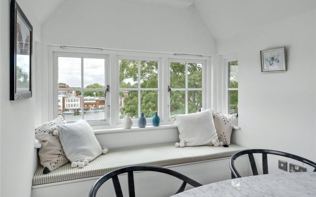 Main image of property: Bridge Road, East Molesey KT8