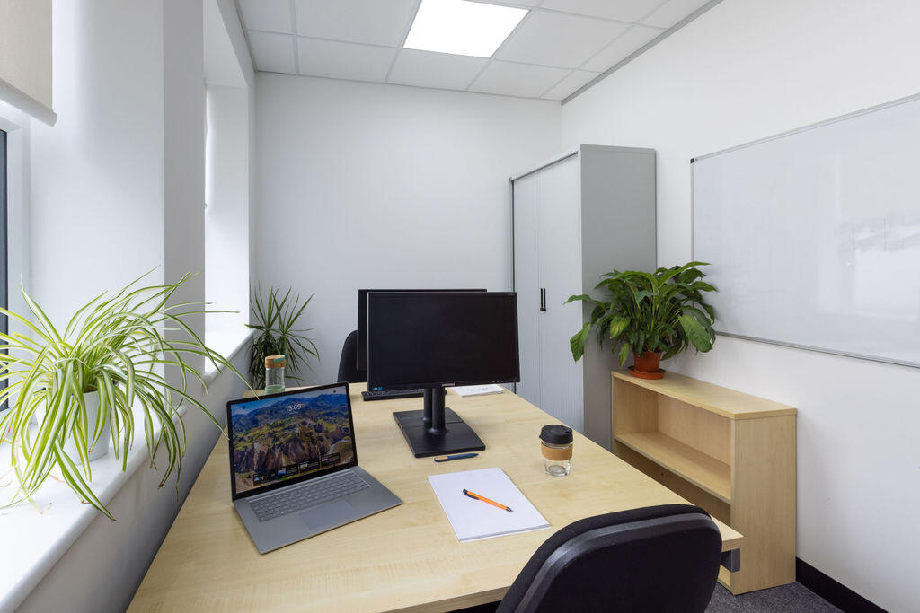 2 Person Office To Rent In Hitchin Hertfordshire