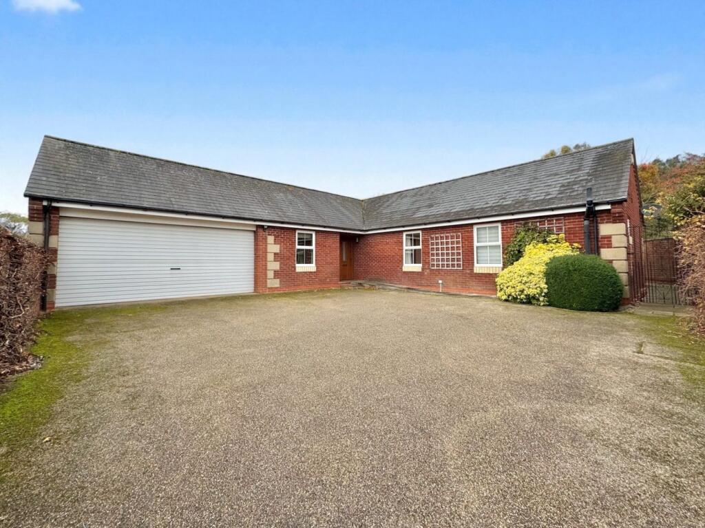 Main image of property: The Green, Stonesby