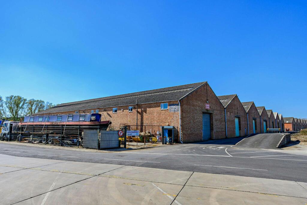 8641591exterior06800.jpg