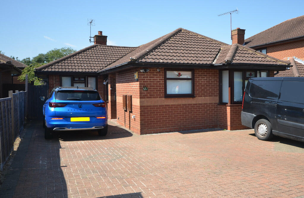 Main image of property: Brill Place, Milton Keynes, Buckinghamshire, MK13