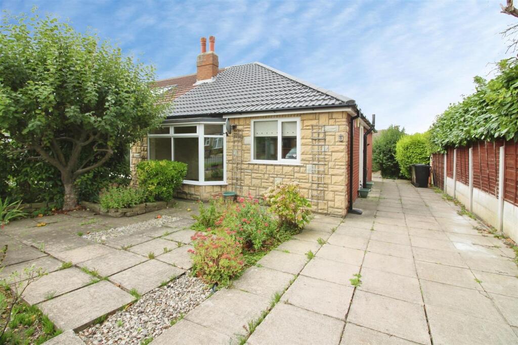 Main image of property: Field End Gardens, Halton, Leeds