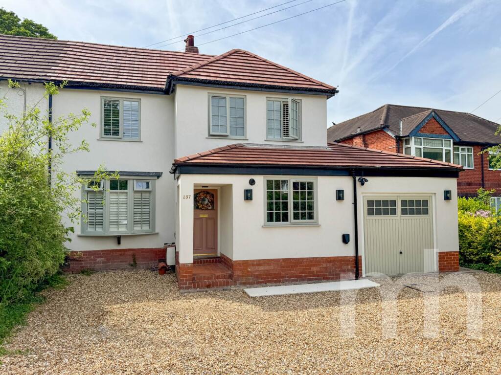 Main image of property: OUTWOOD ROAD, Heald Green SK8 3JQ