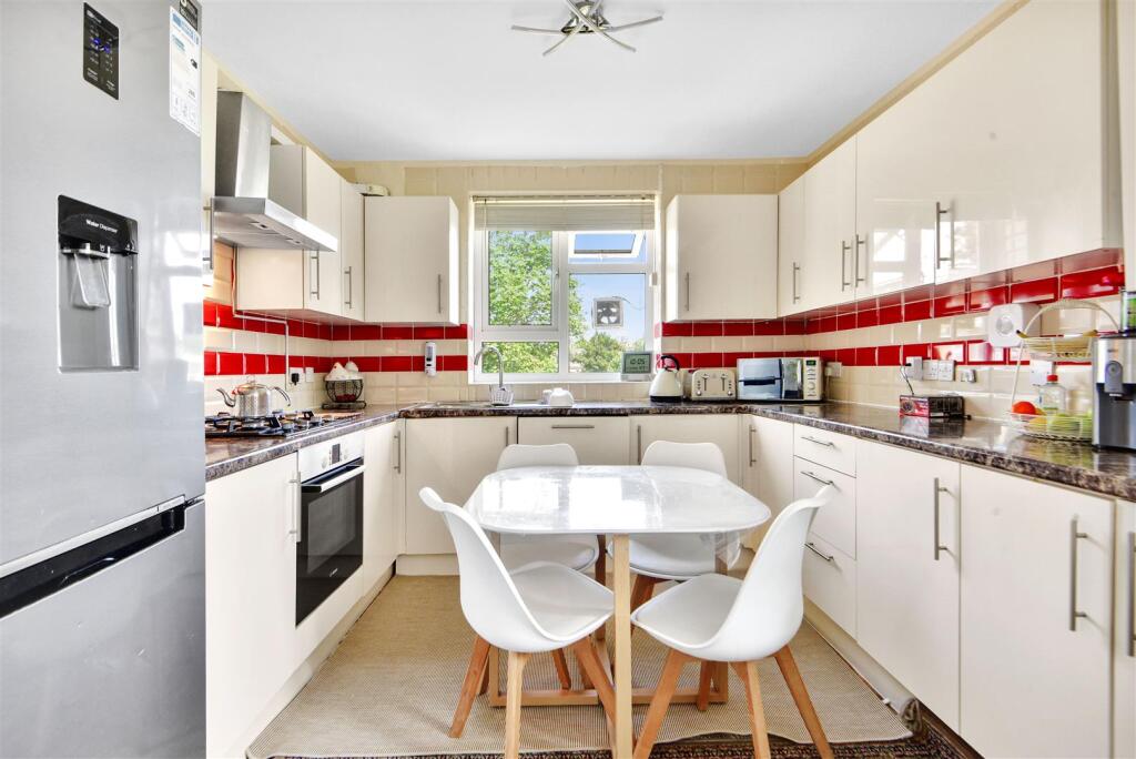Main image of property: Queen Elizabeths Close, London, N16