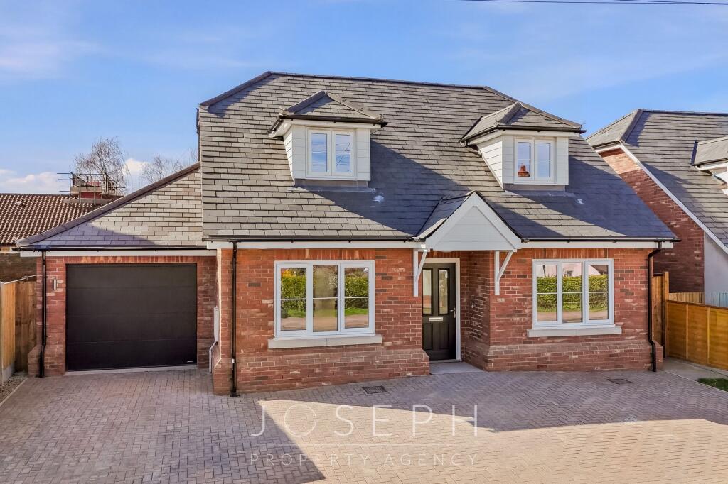 Main image of property: Ipswich Road, Holbrook, IP9