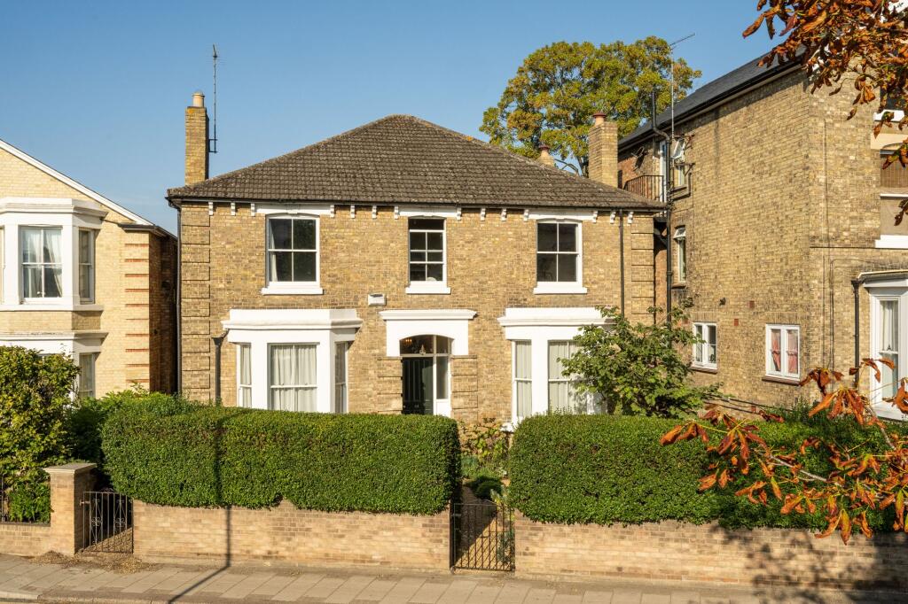 Main image of property: Kimbolton Road, Bedford, MK40