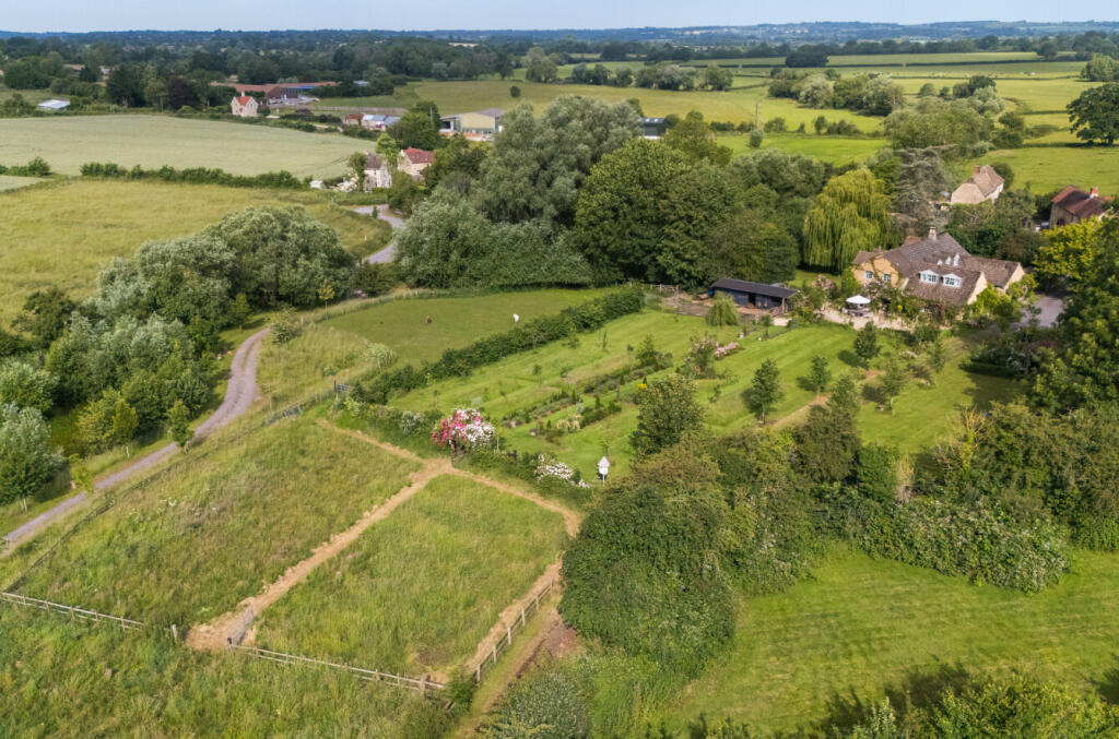 Main image of property: The Street, Broughton Gifford, Melksham, Wiltshire, SN12