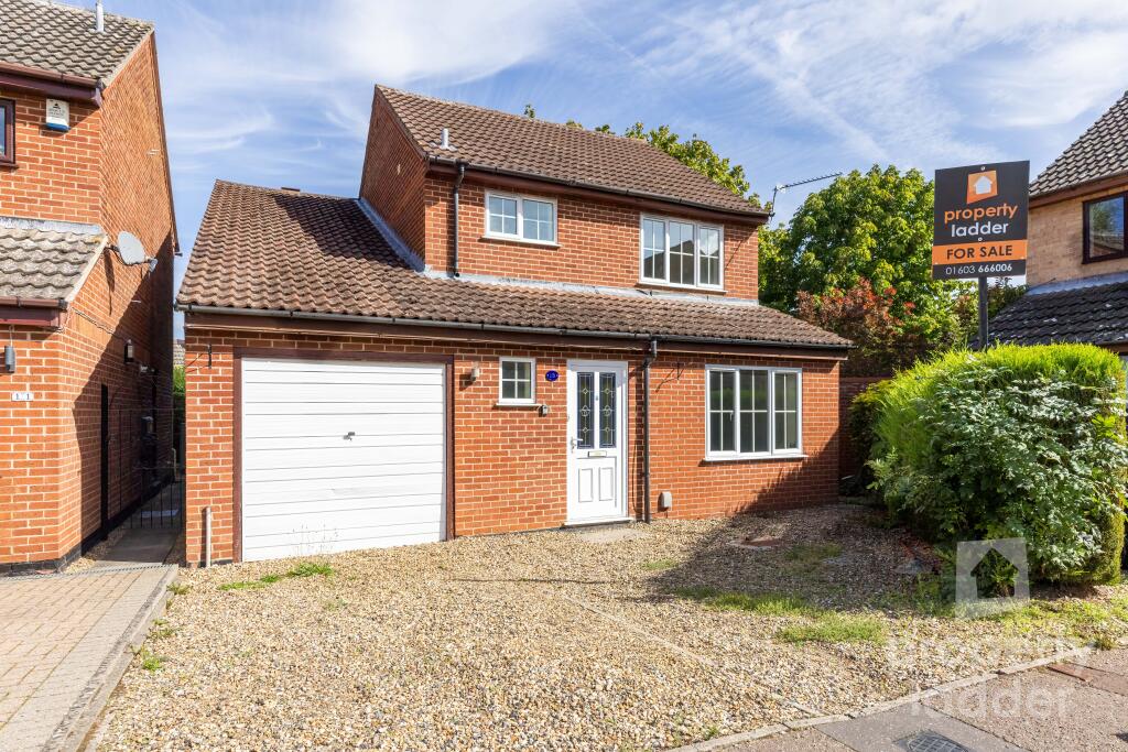 Main image of property: The Crofts, Harpsfield