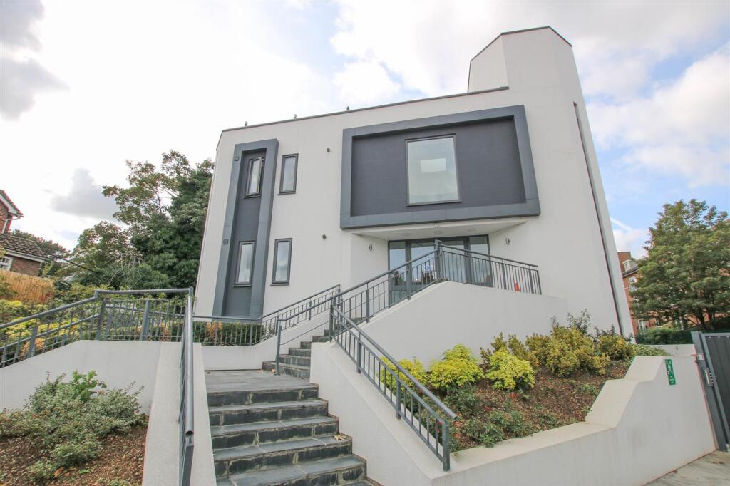 Main image of property: Walton Street, Aylesbury, HP21