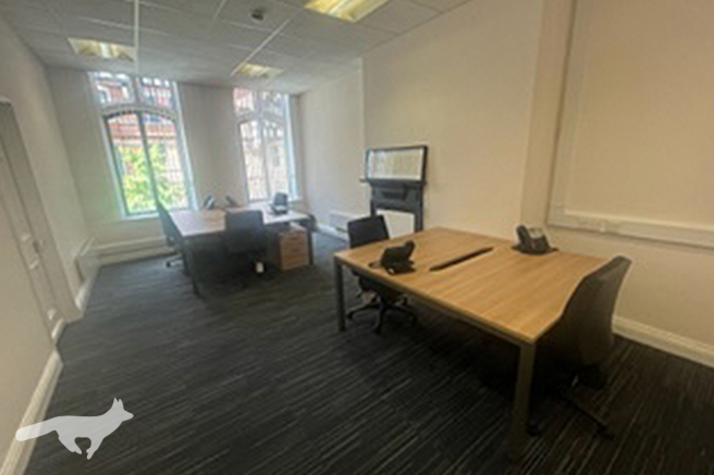Office: > 5 Desks