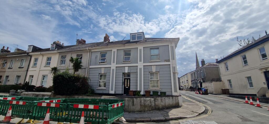 Main image of property: Flat 5, 247 North Road West, Plymouth, City of Plymouth, PL1 5DQ