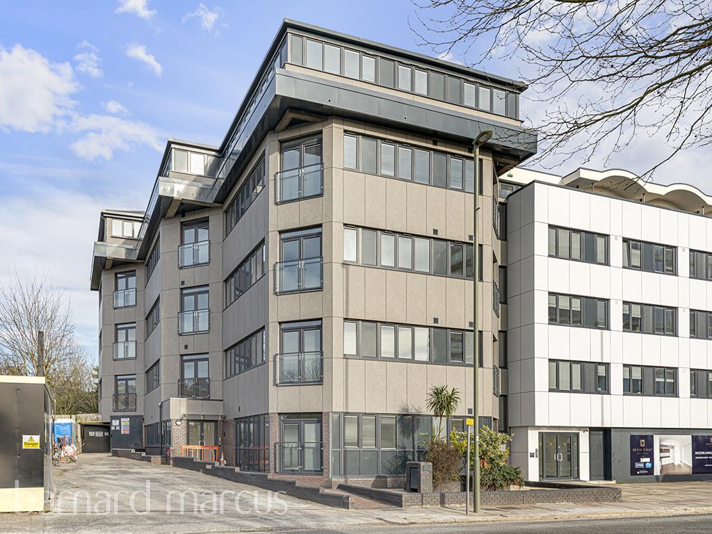 Main image of property: 1394-1400 High road, London