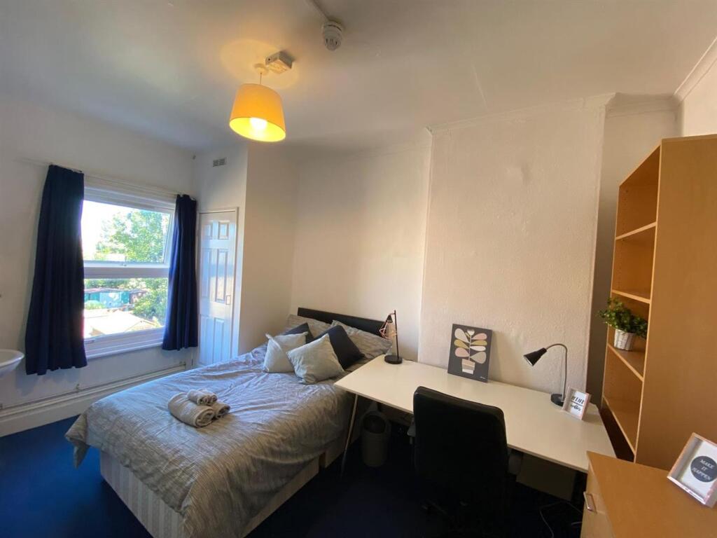 Main image of property: Melbourne Road, Coventry, CV5