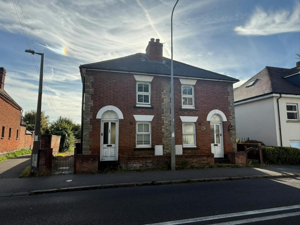 Main image of property: 48 Hockley Road, Rayleigh, SS6 8EB