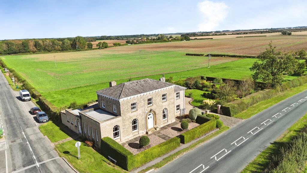 Main image of property: Main Road, Sproatley, HU11 4GB