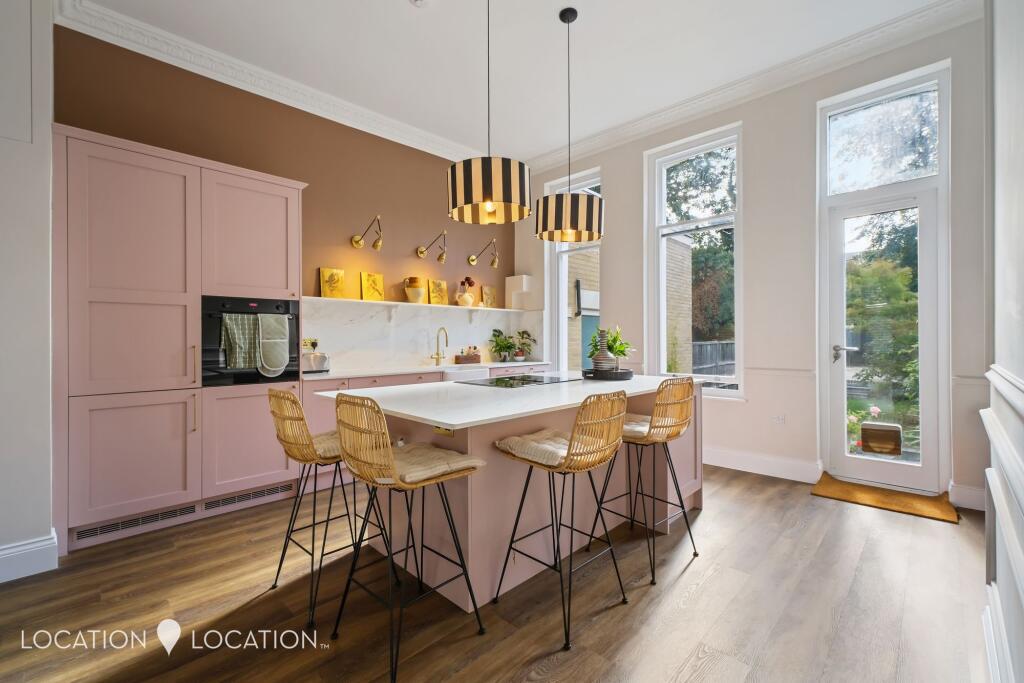 Main image of property: Evering Road, London, E5