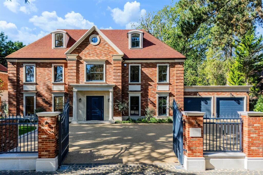Main image of property: Warren Drive, Kingswood