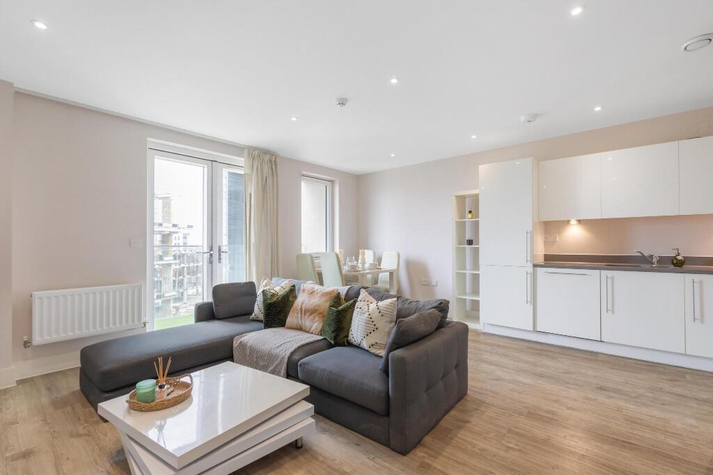 Main image of property: St. Ives Place, London, E14