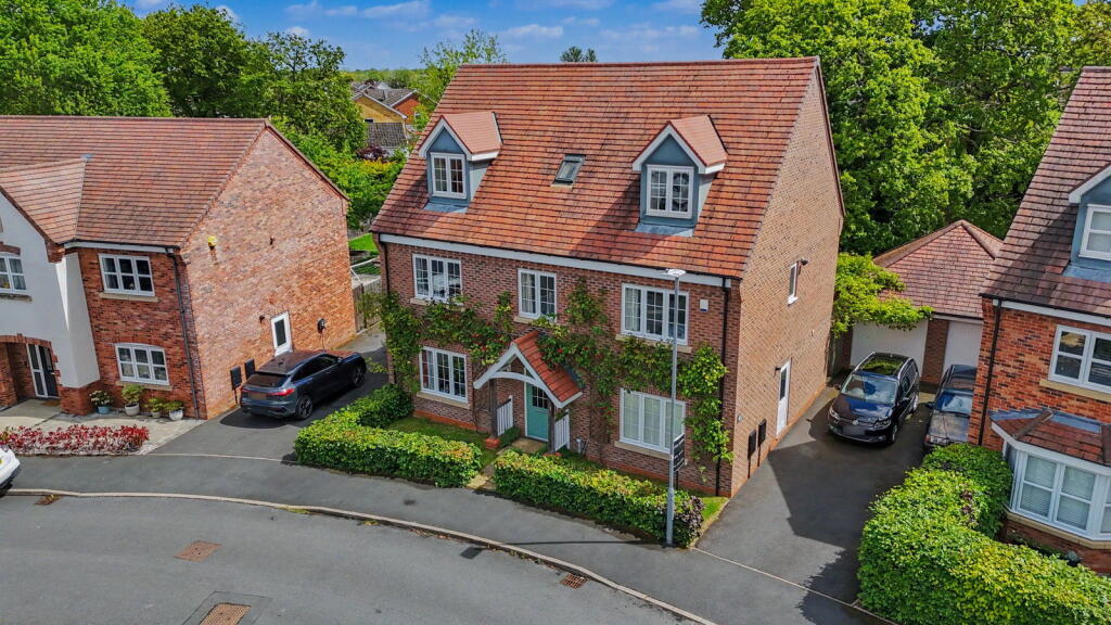 Main image of property: Burnham Road, Wythall, Birmingham, B47 6AS