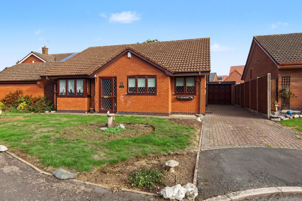 Main image of property: Norwich Close, Nuneaton, CV11
