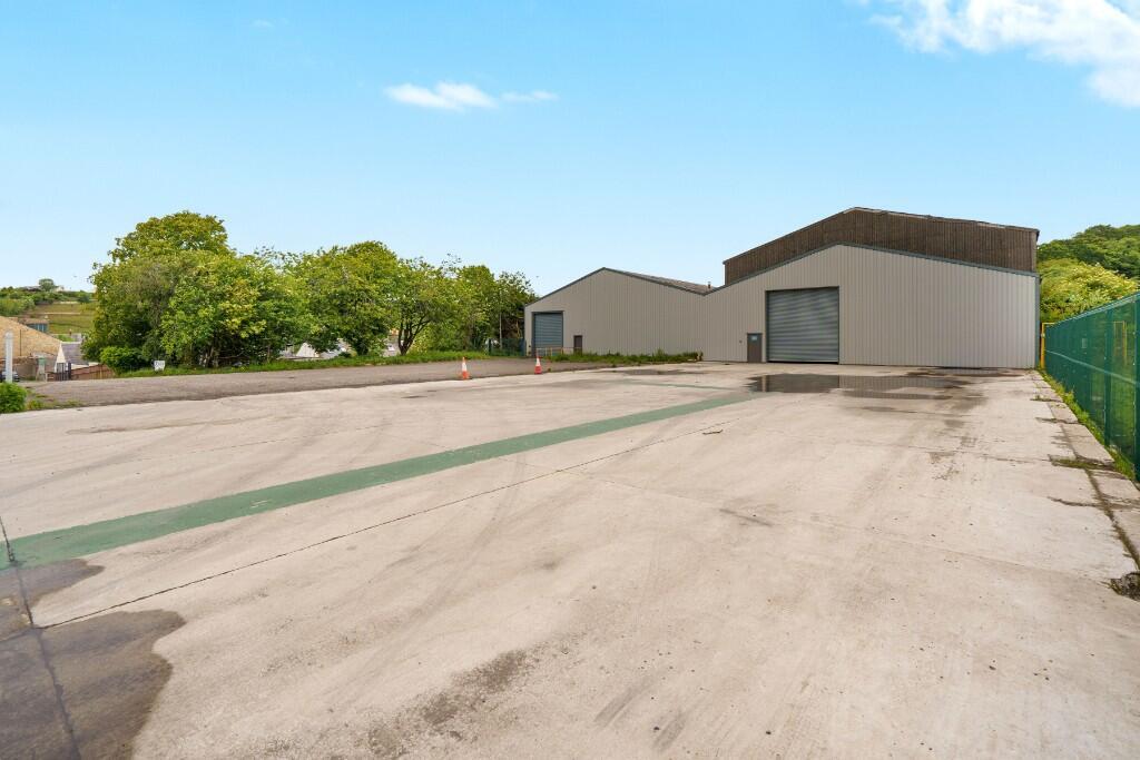 Yard & Side Elevation
