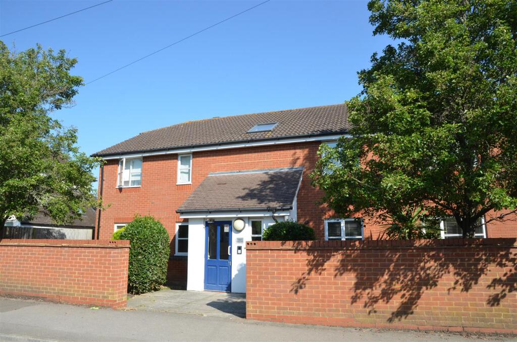 Main image of property: Lamport Court, Arthur Road, Farnham, GU9 8ST