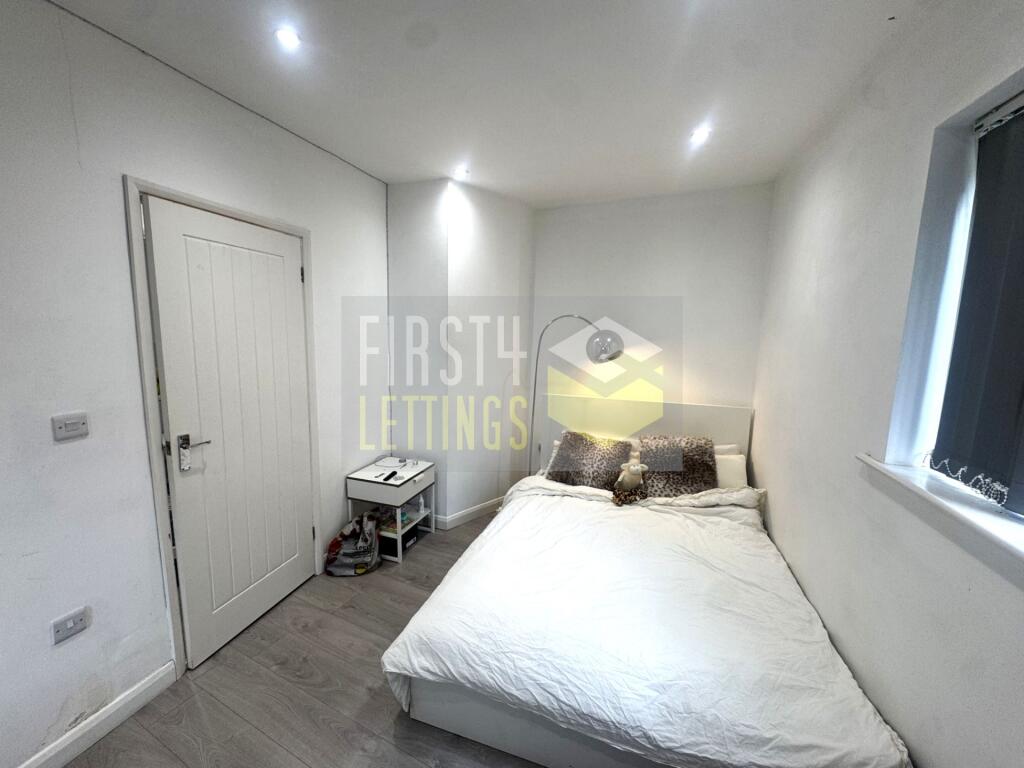 Main image of property: Aylestone Road, City Centre, LE2