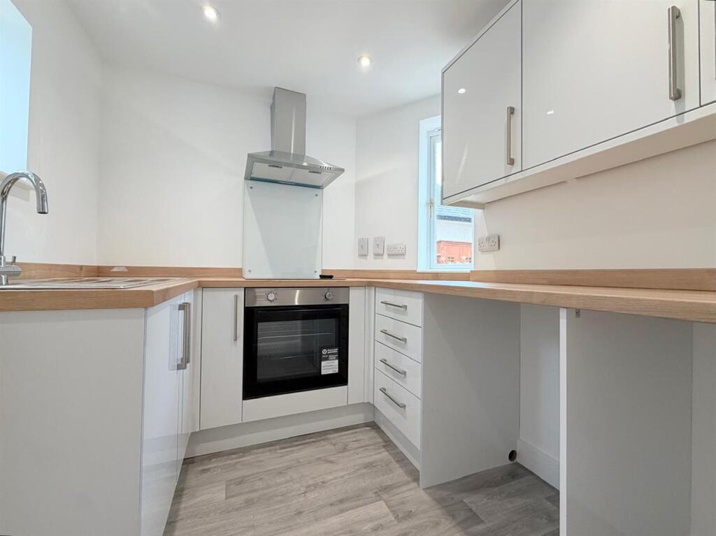 Main image of property: Cullompton