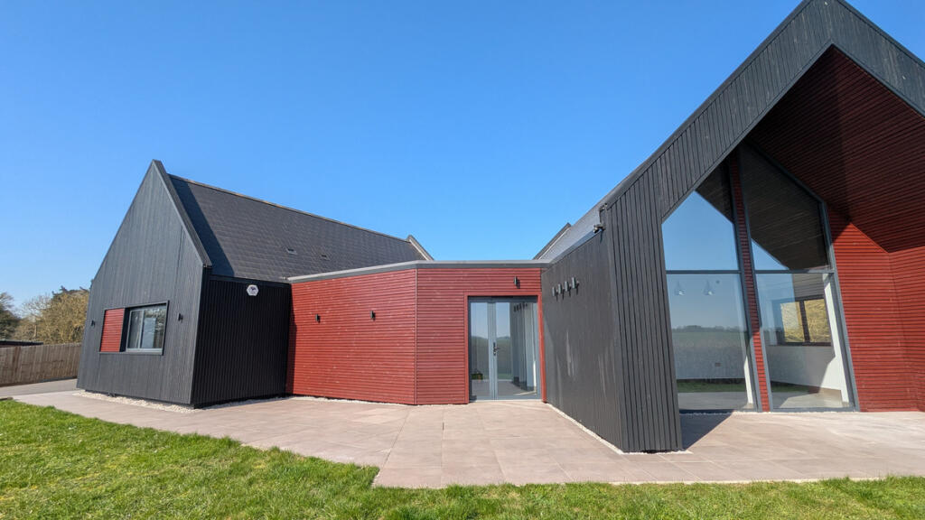 Main image of property: Ipswich, Semer, IP7 6