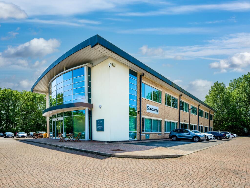 Main image of property: Hindle House, Banbury Business Park, Banbury, OX17 3DZ