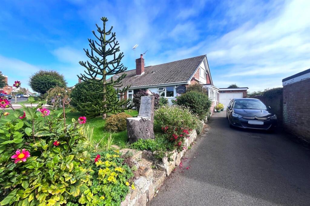 Main image of property: Set in a wonderful village location on Greenhill Road in Alveston, nr Bristol
