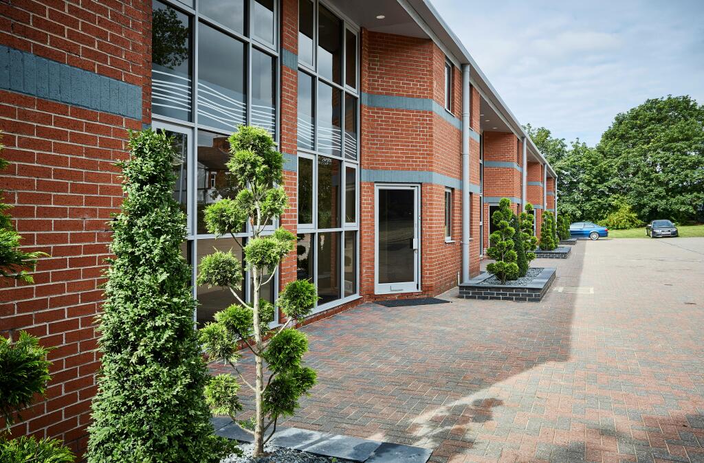 Brickfield Business Centre 8.jpg