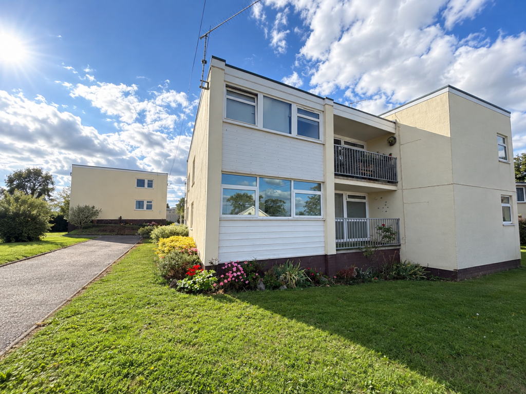 Main image of property: 2 Bed Flat Dawlish Warren