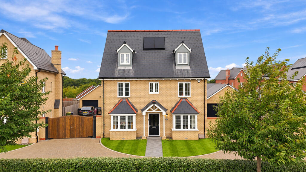 Main image of property: Elizabeth Gardens, Rochford, SS4
