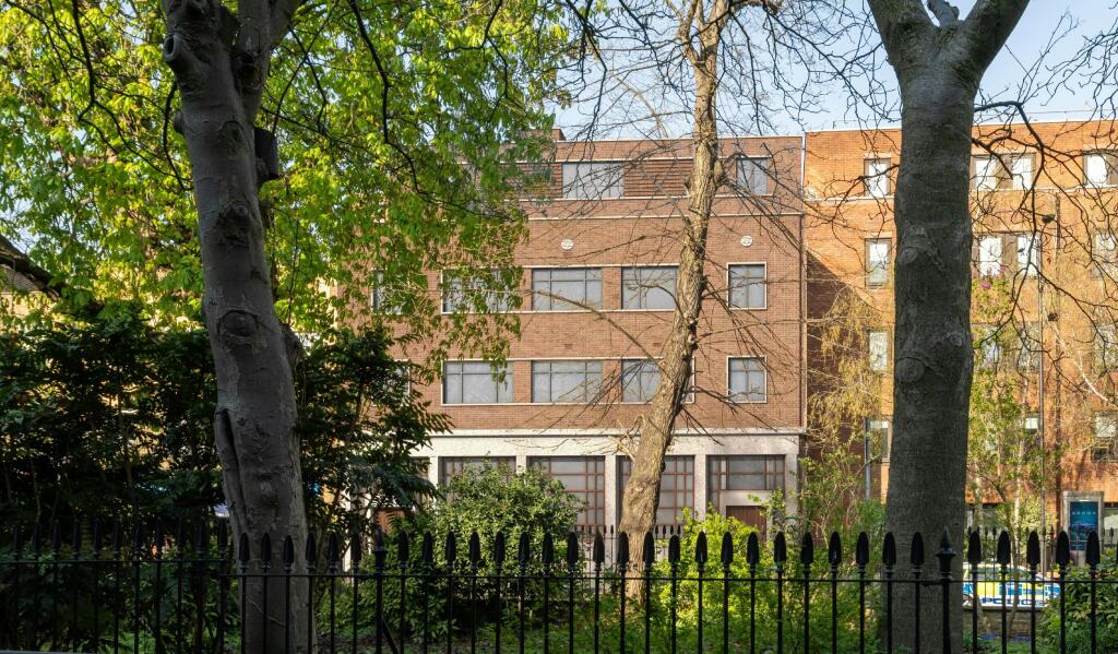 Main image of property: 218-219 Upper Street, Islington, N1 1RL