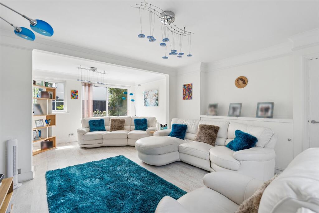 Main image of property: Cragg Avenue, Radlett