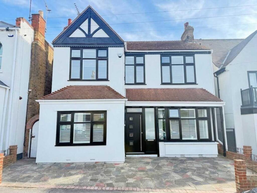 Main image of property: * SEA VIEWS * Leigh on Sea