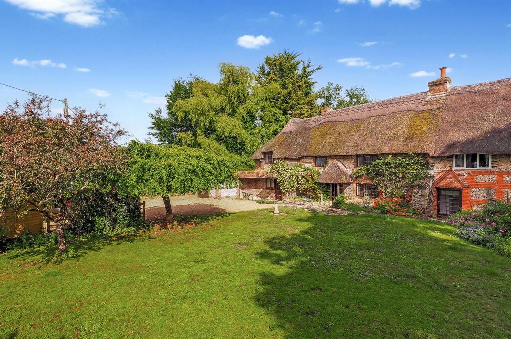 Main image of property: Kimpton, Andover