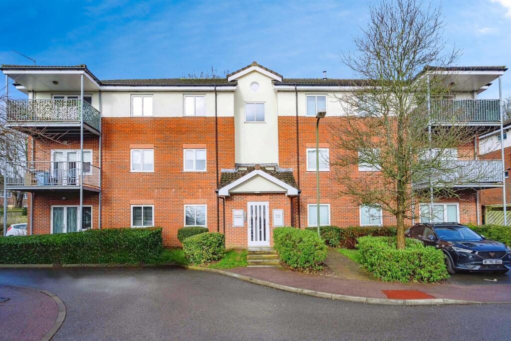Main image of property: Oatridge Gardens, Hemel Hempstead
