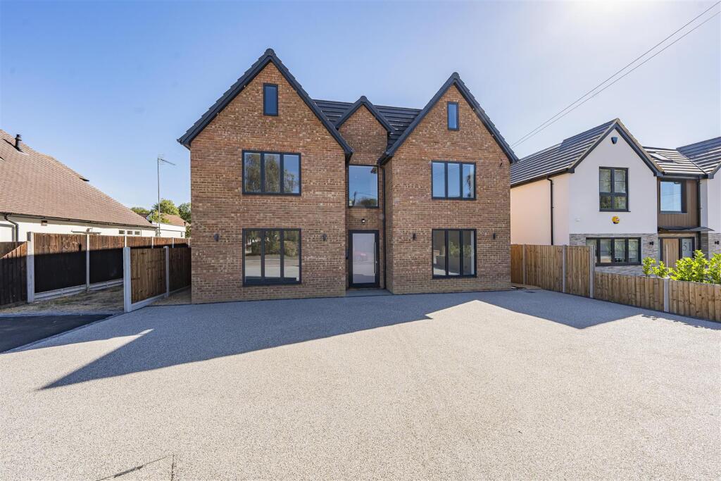 Main image of property: Bucknalls Drive, Bricket Wood, St. Albans